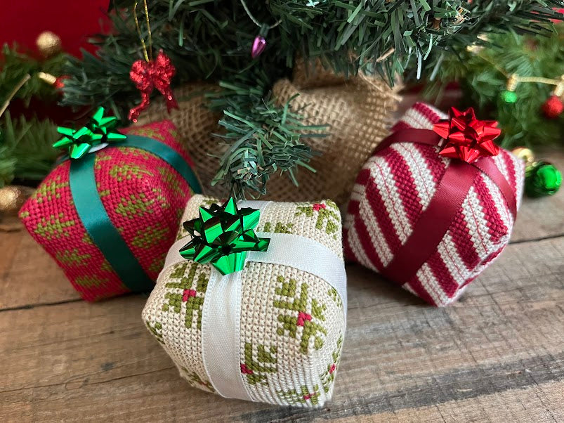 Three Presents- Small Cube Series Pattern