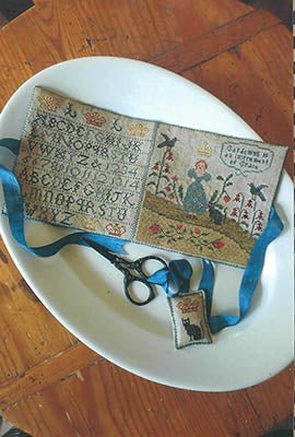 Garden Queen Needlebook Pattern