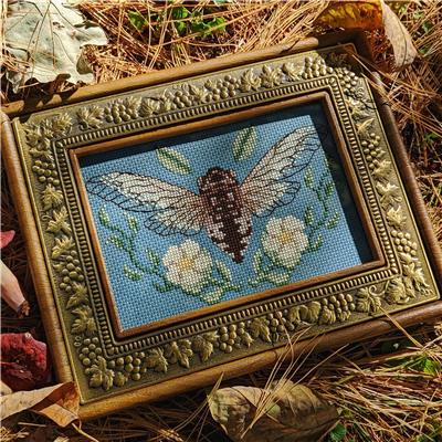 White Blossom Cicada Pattern