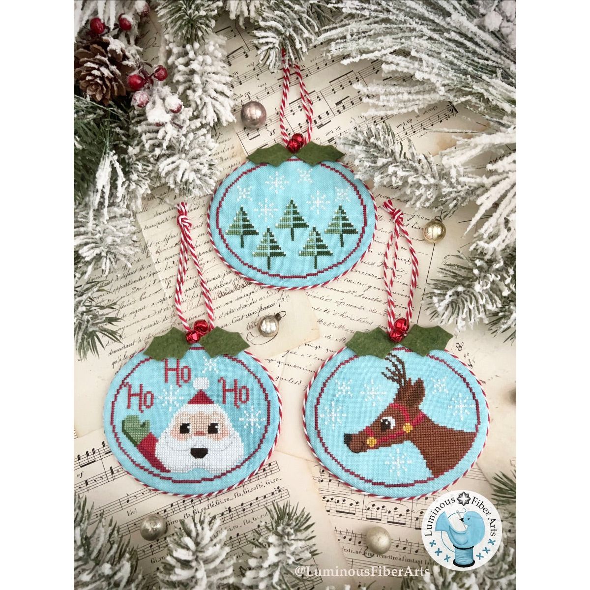 Wintergreen Christmas Pattern