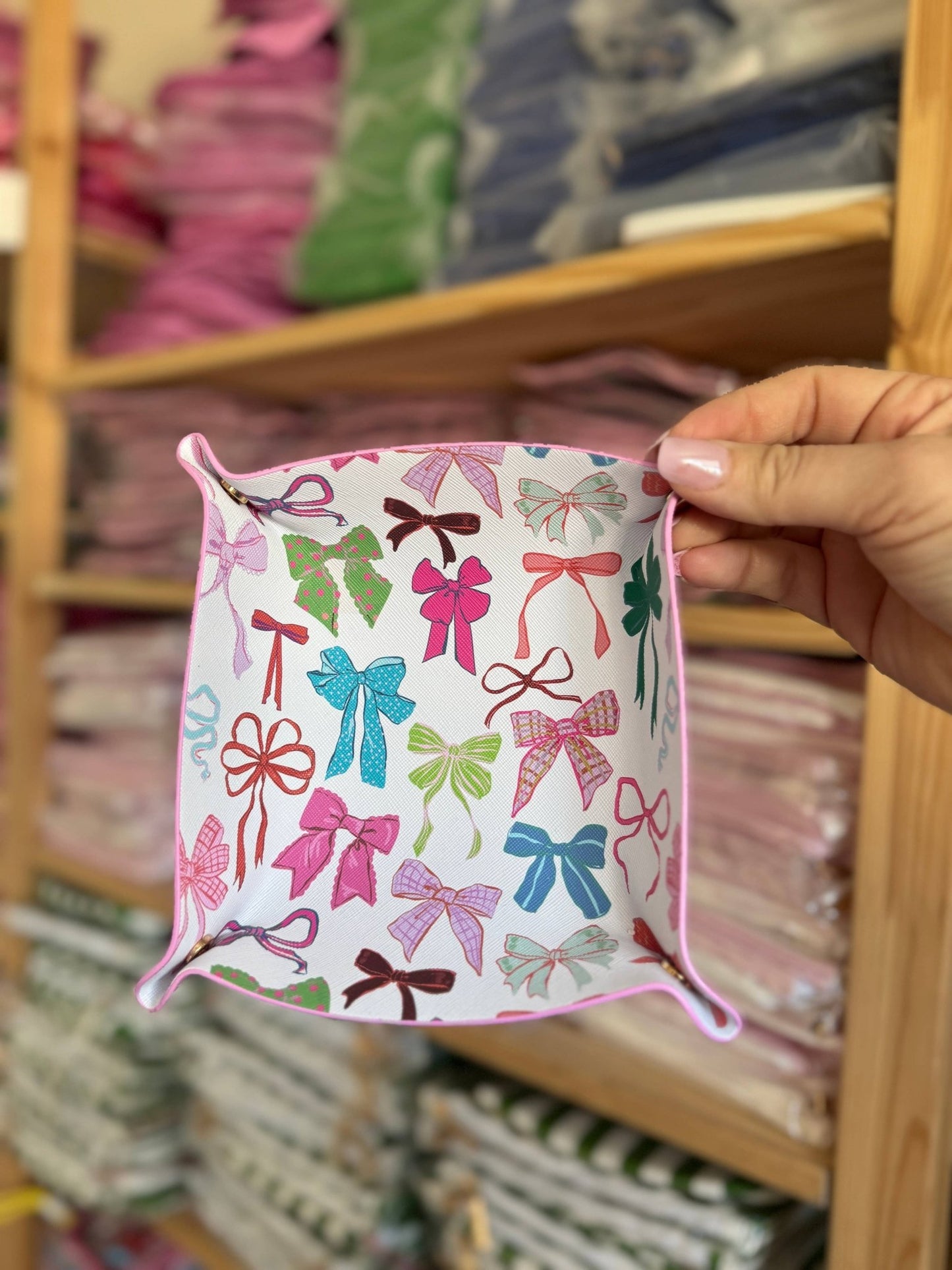 Bows Thread Catcher Tray