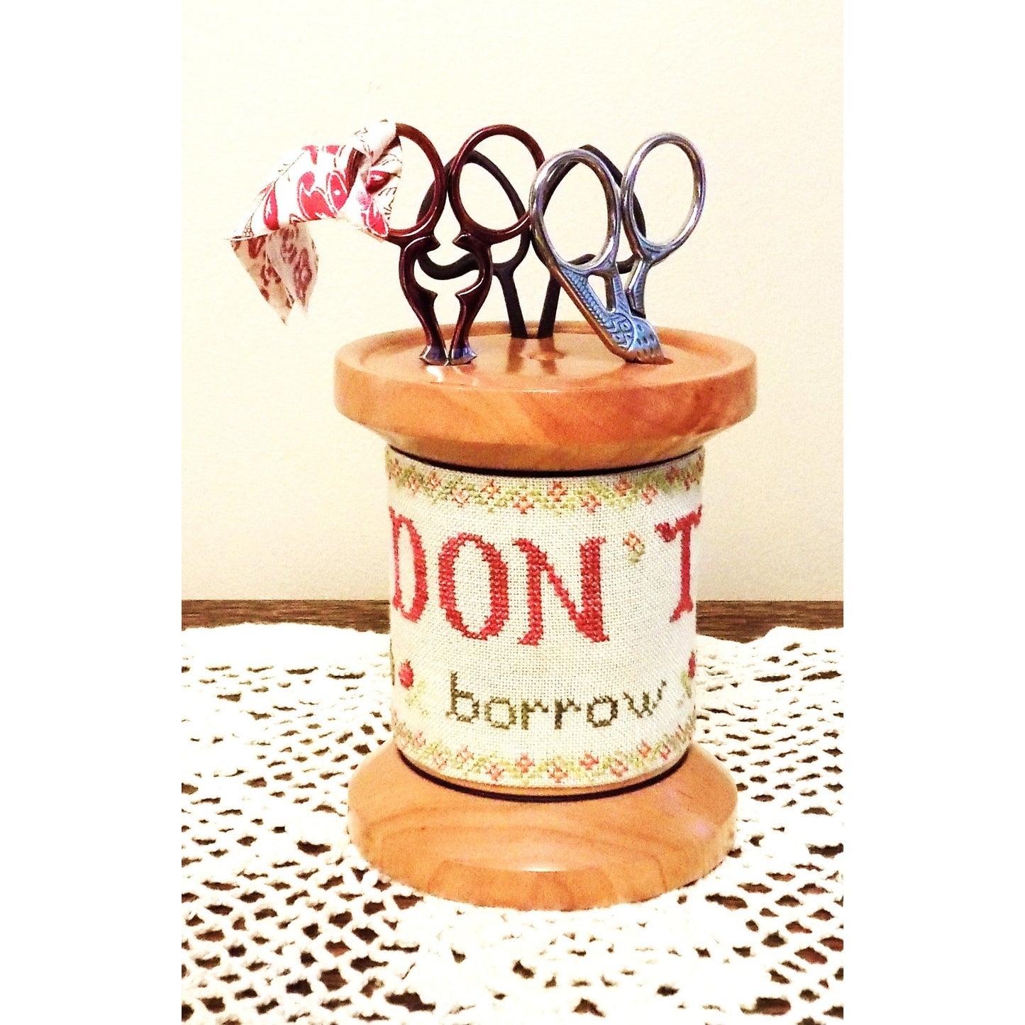 Don't Touch Scissor Spool Pattern