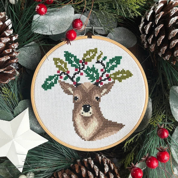 Holly Deer Pattern