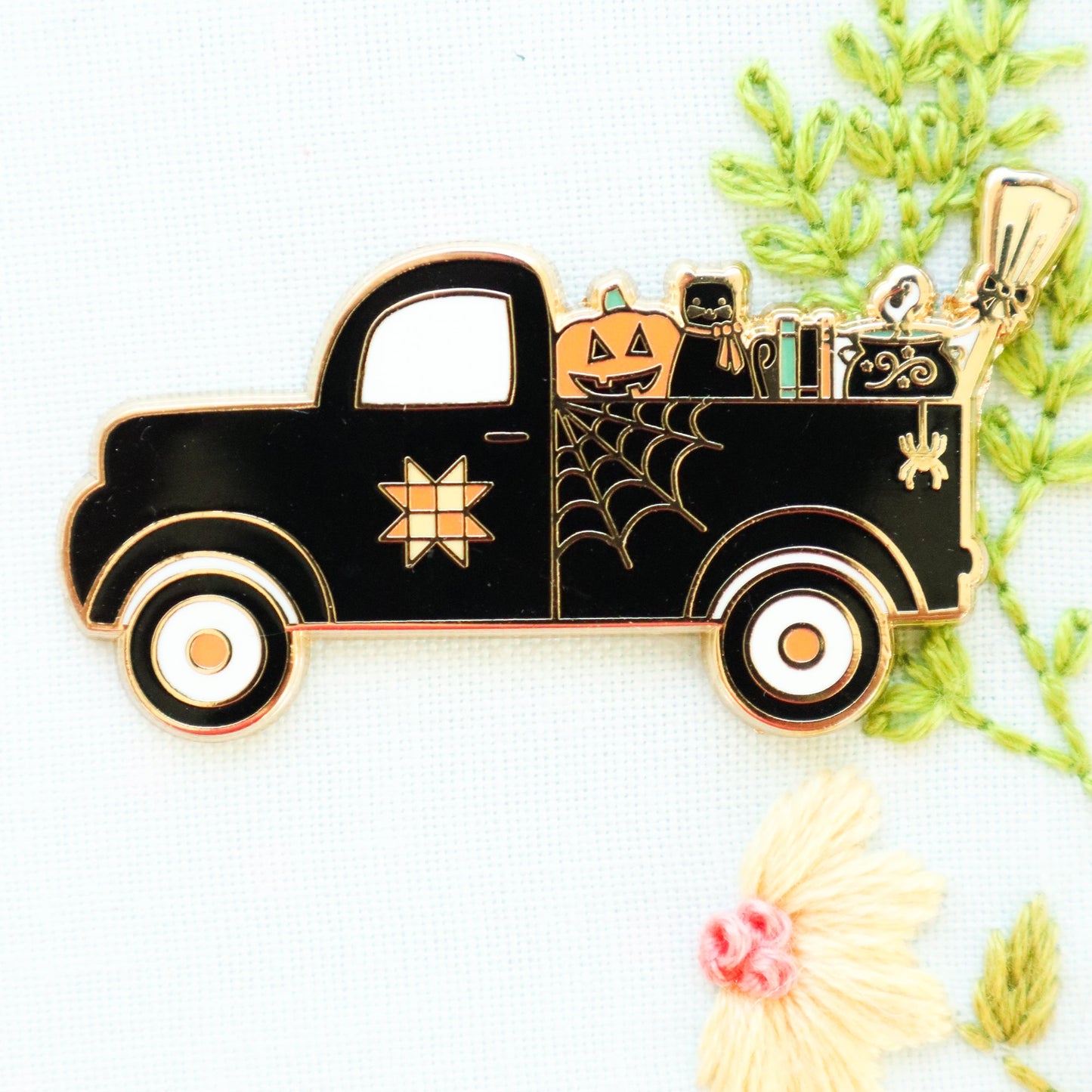 Vintage Halloween Truck Needle Minder