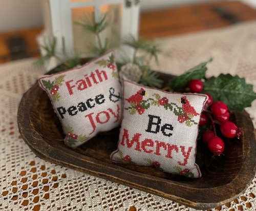 Merry & Faith Pillows Pattern
