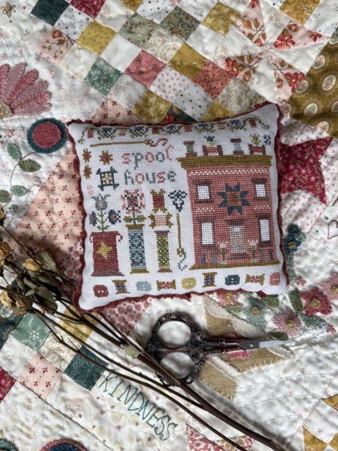 Spool House 8 Pattern