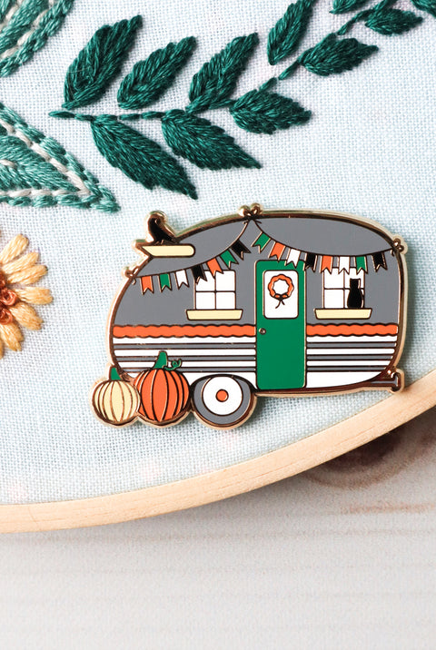 Haunted Camper Needle Minder