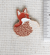 Fox Enamel Needle Minder