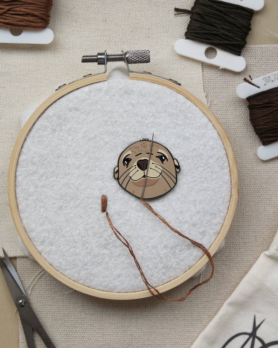 Sea Lion Needle Minder