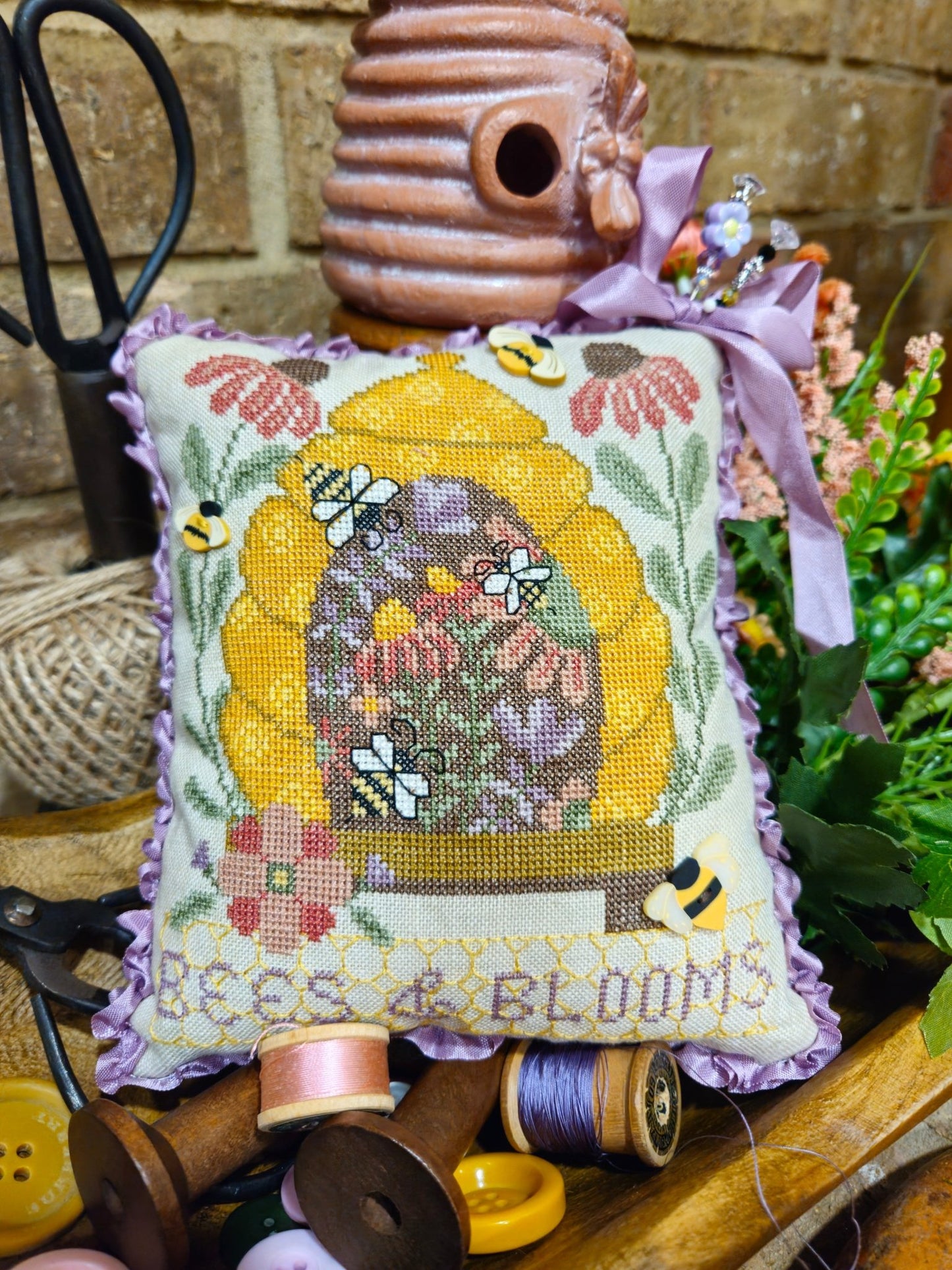 Bees and Blooms Pattern