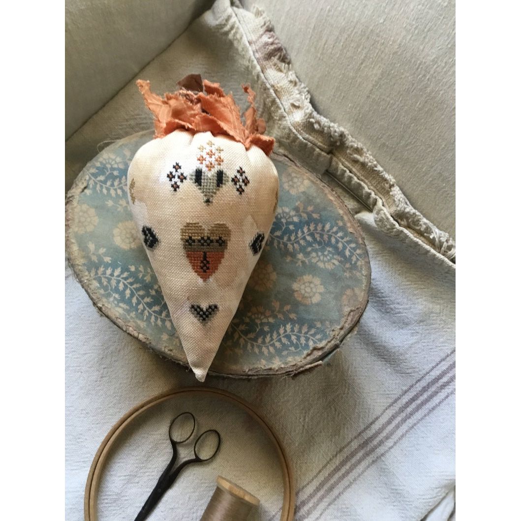 Folk Heart Strawberry Pinkeep Pattern