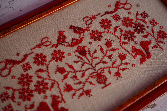 Red Scissors Pattern