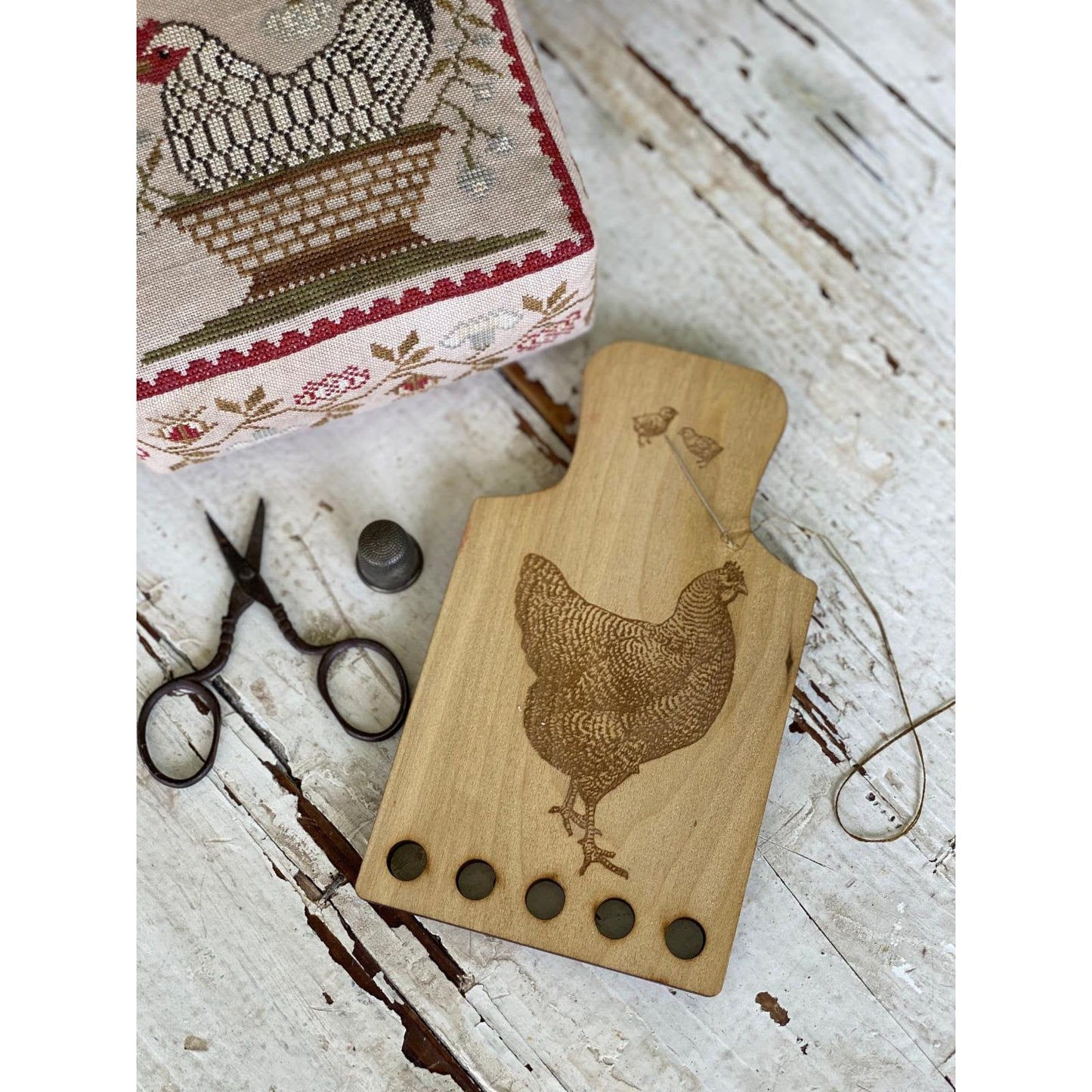Hen and Chicks Thread Board