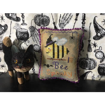 Bee Spooky Pattern
