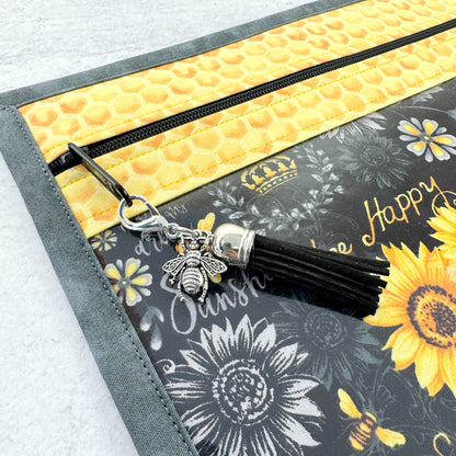 Project Bag Bee with Vinyl Front 11 x 14 Inches