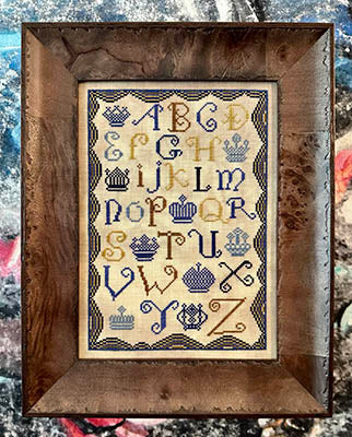 Crowns of Blue Pattern
