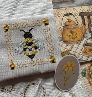 Bumblebee - Wild Whimsy Pattern