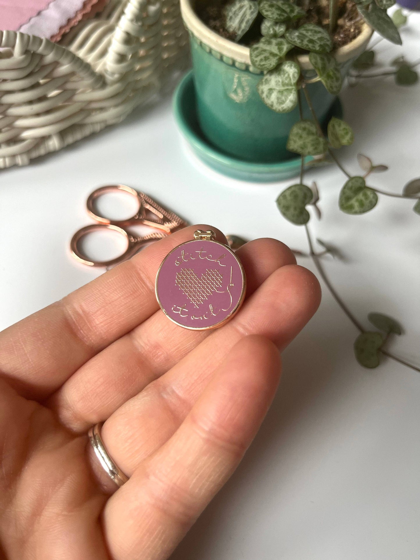 Needle Minder Rose Gold
