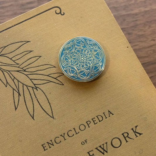 Arcadian Rose Needle Minder