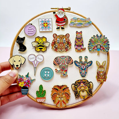 Needle and Thread Needle Minder