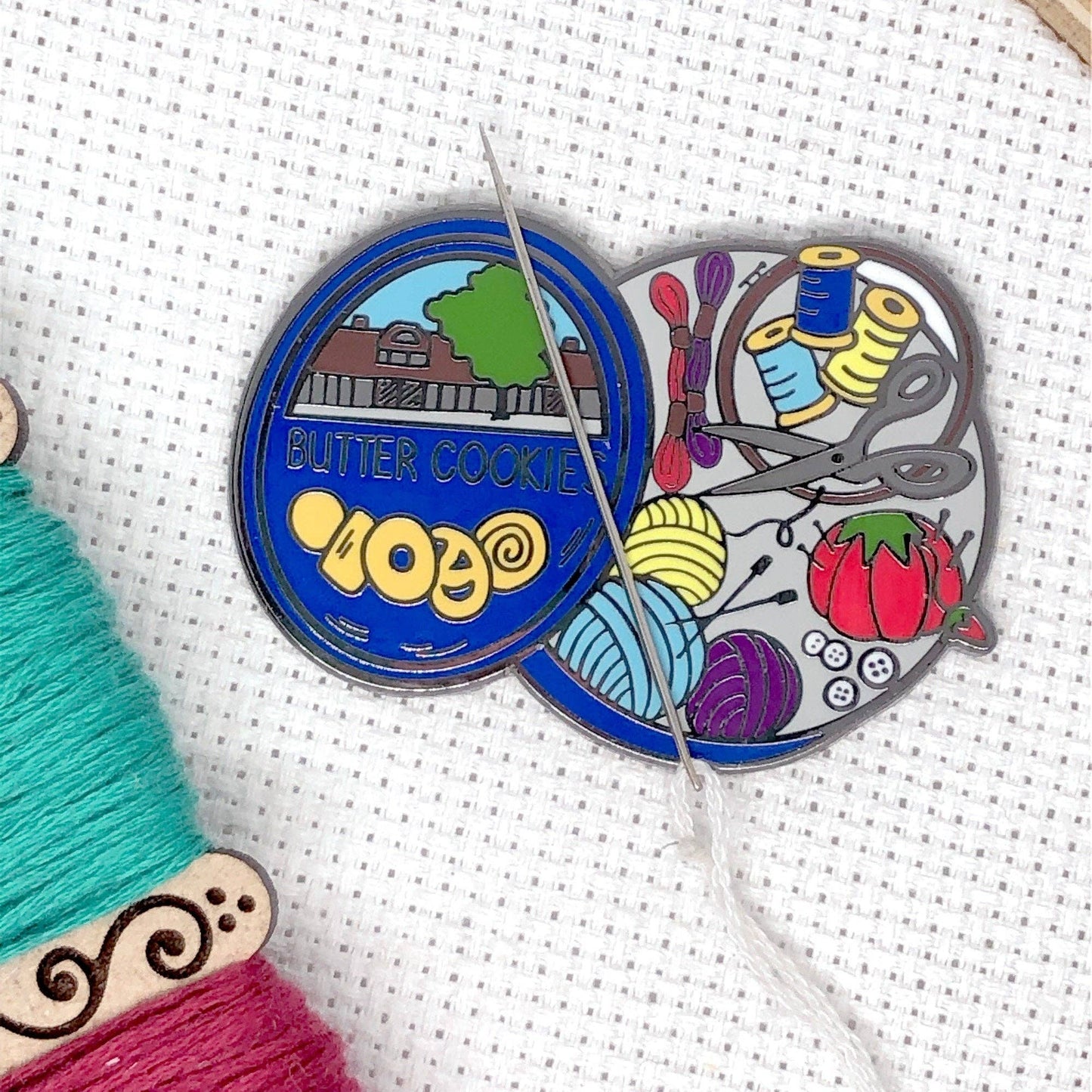 Cookie Tin Needle Minder