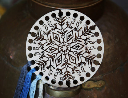 Snowflake 30-Hole Maple Wood Embroidery Floss Storage Holder