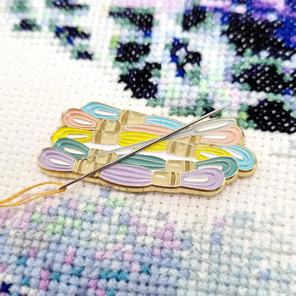 Needle and Thread Needle Minder