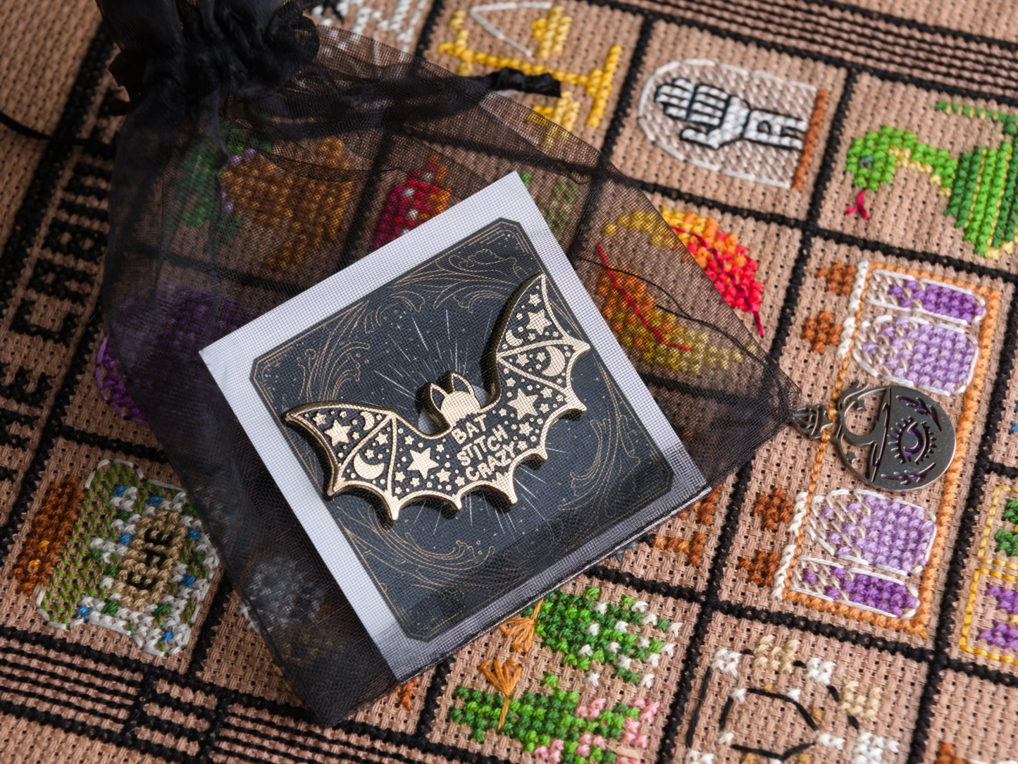 Bat Stitch Crazy Gold Needle Minder