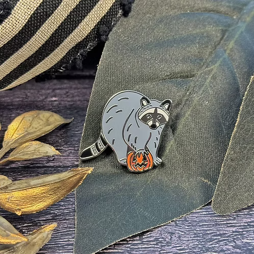 Raccoon Needleminder
