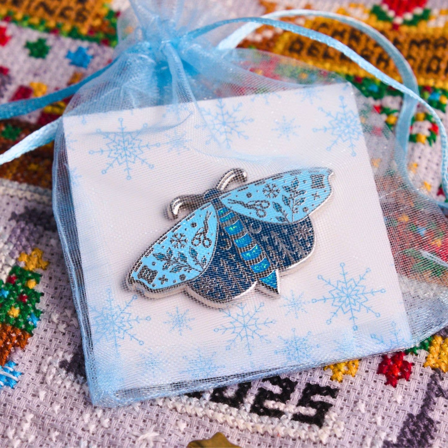 Snow Moth Needle Minder