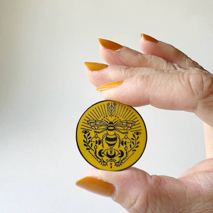 Bee Needle Minder