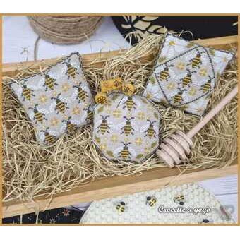 Tiny Stitch Things: Bee Pattern