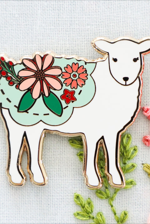 Farmhouse Floral Sheep Needle Minder