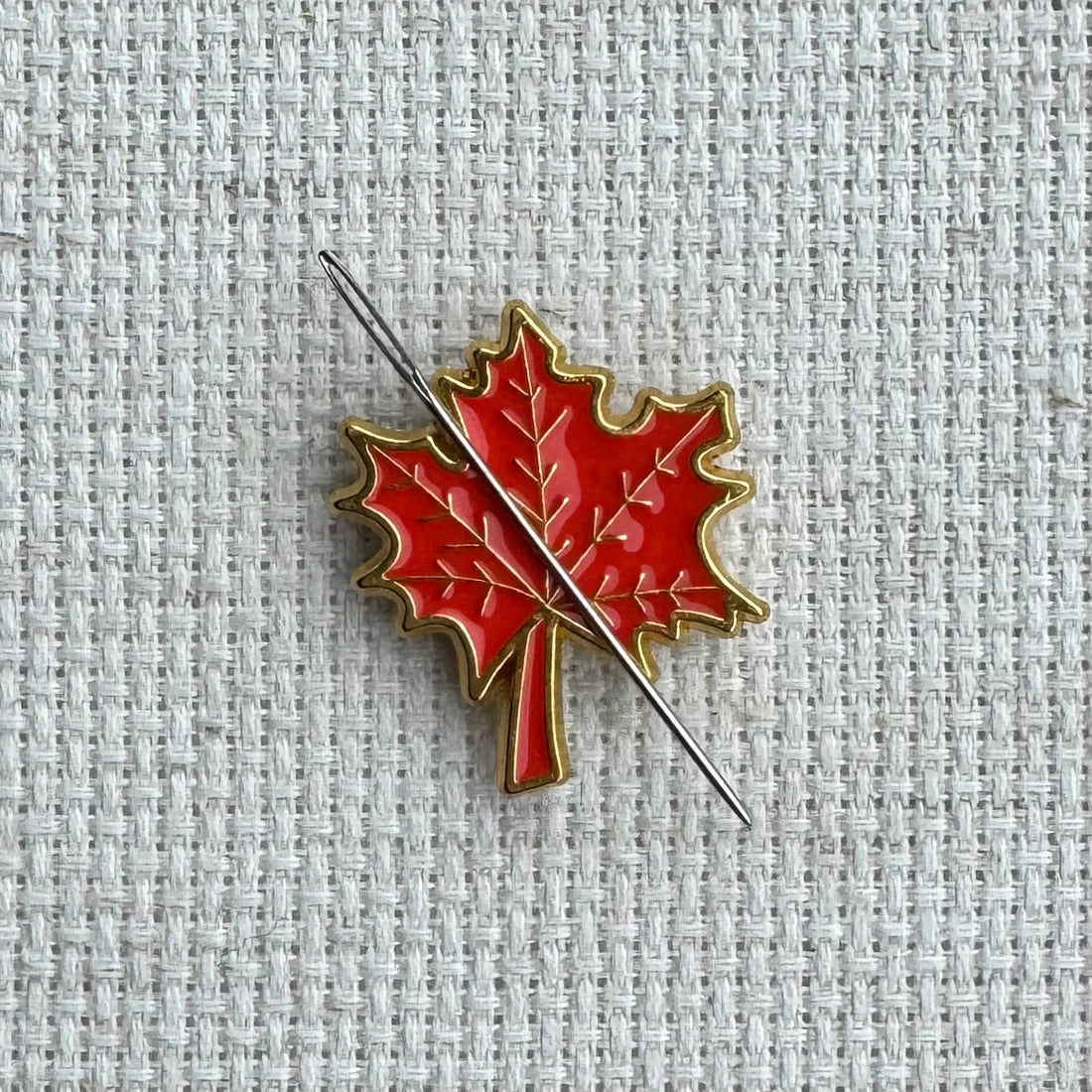 Fall Leaf Needle Minder