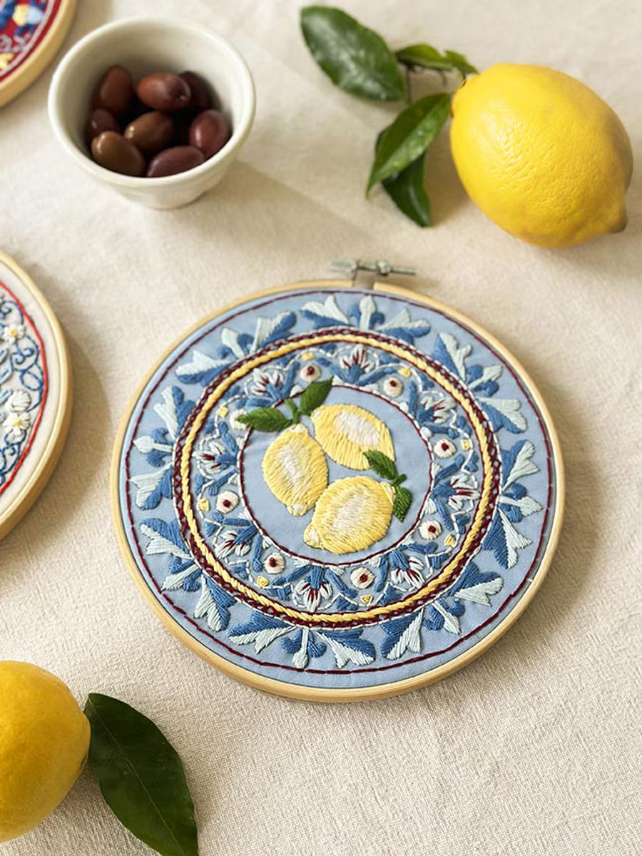 Amalfi Lemons Plate Embroidery Kit