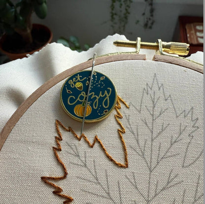 Cozy Needle Minder