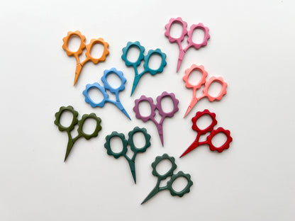 Small Flower Scissors Lake Lilac