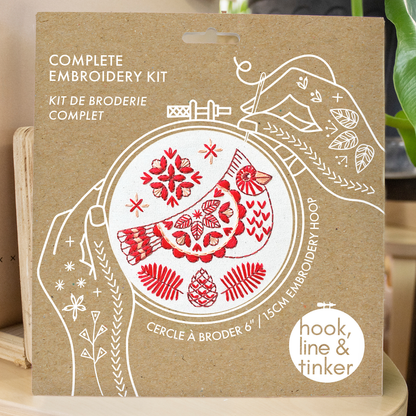 Cardinal Embroidery Kit