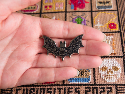 Bat Stitch Crazy Gold Needle Minder