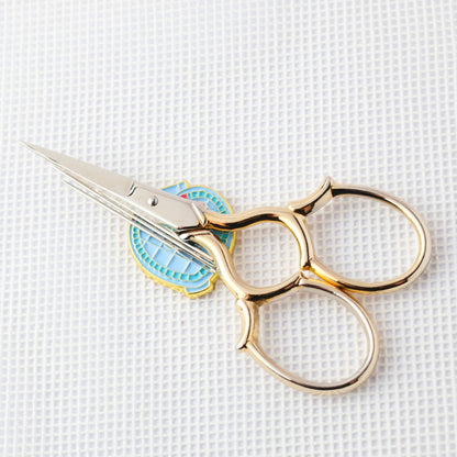 Blue Pocket Doll Compact Needle Minder