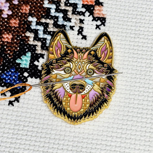 Mandala Husky Needle Minder