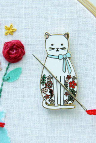 Floral Cat Needle Minder