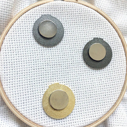 Just One More Row Needle Minder
