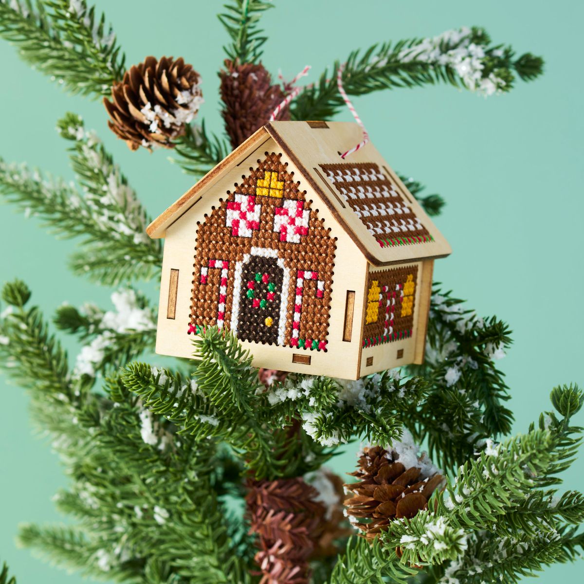 3D Gingerbread House Kit