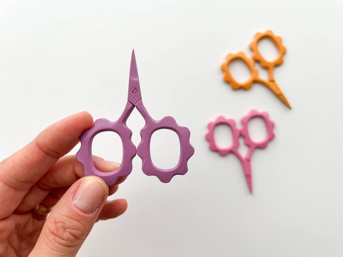 Small Flower Scissors Lake Lilac
