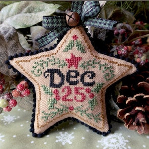 Dec 25 Star Ornament Pattern