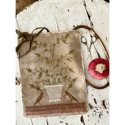 Holly Basket Sewing Roll Pattern Pattern