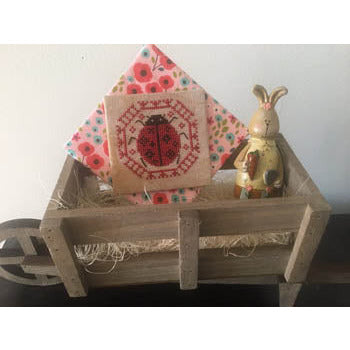 Quirky Quaker 9 - Ladybug Pattern