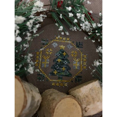 Quirky Quaker Christmas Tree Pattern