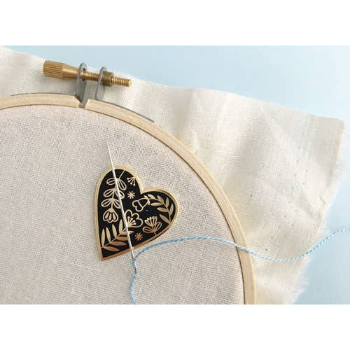 Heart Magnetic Needle Minder